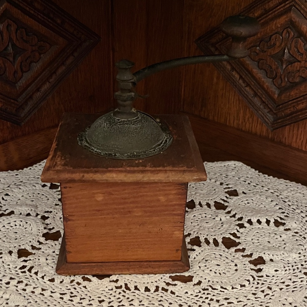 Vintage coffee grinder - Picture 5 of 10